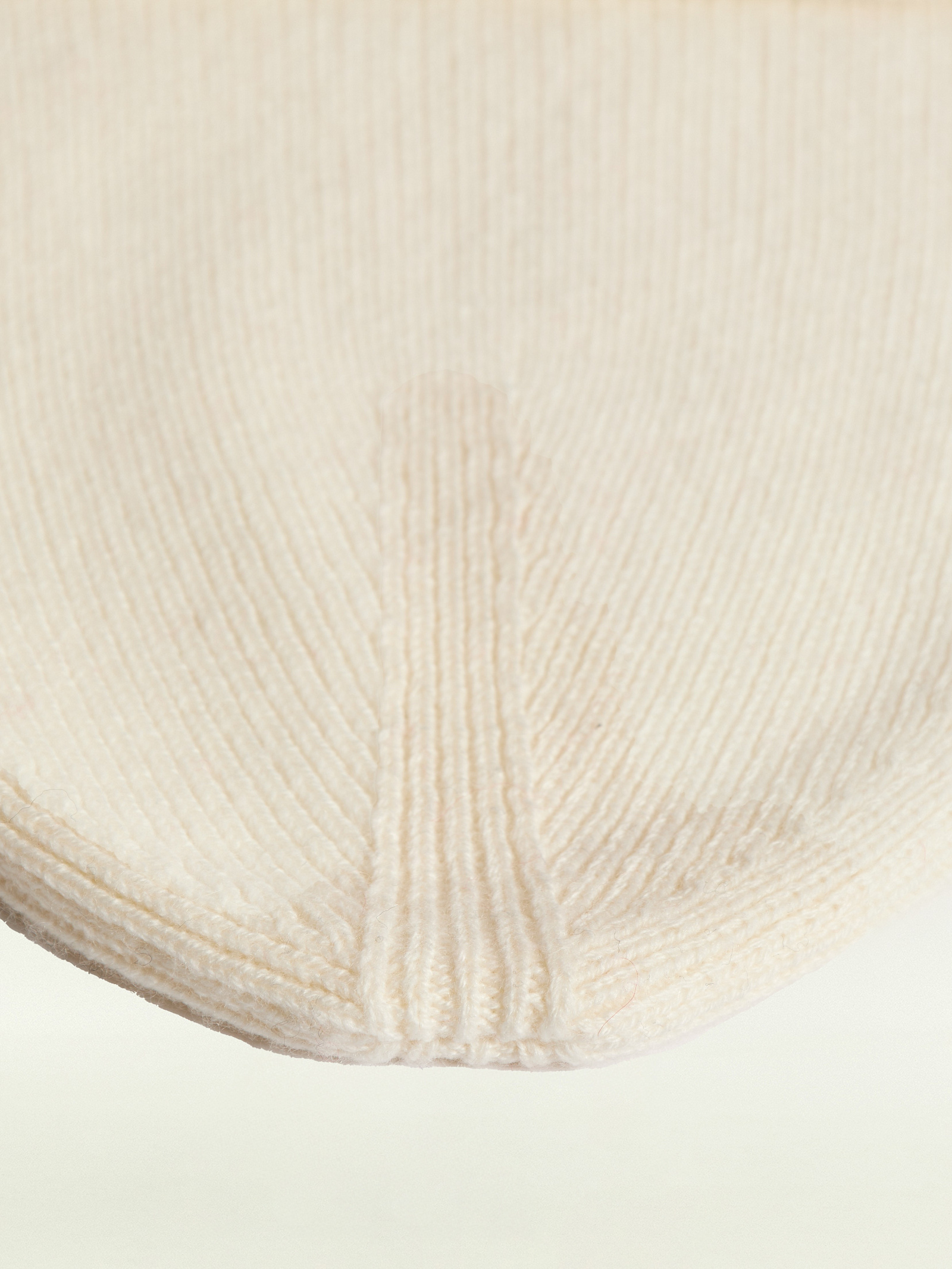 Шапка из шерсти и кашемира